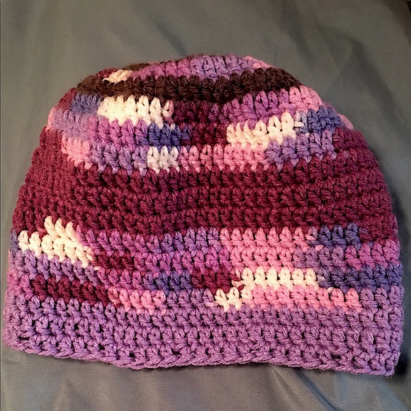 Customyarnin one-size-fits-all women’s hat. - Picture 1 of 1